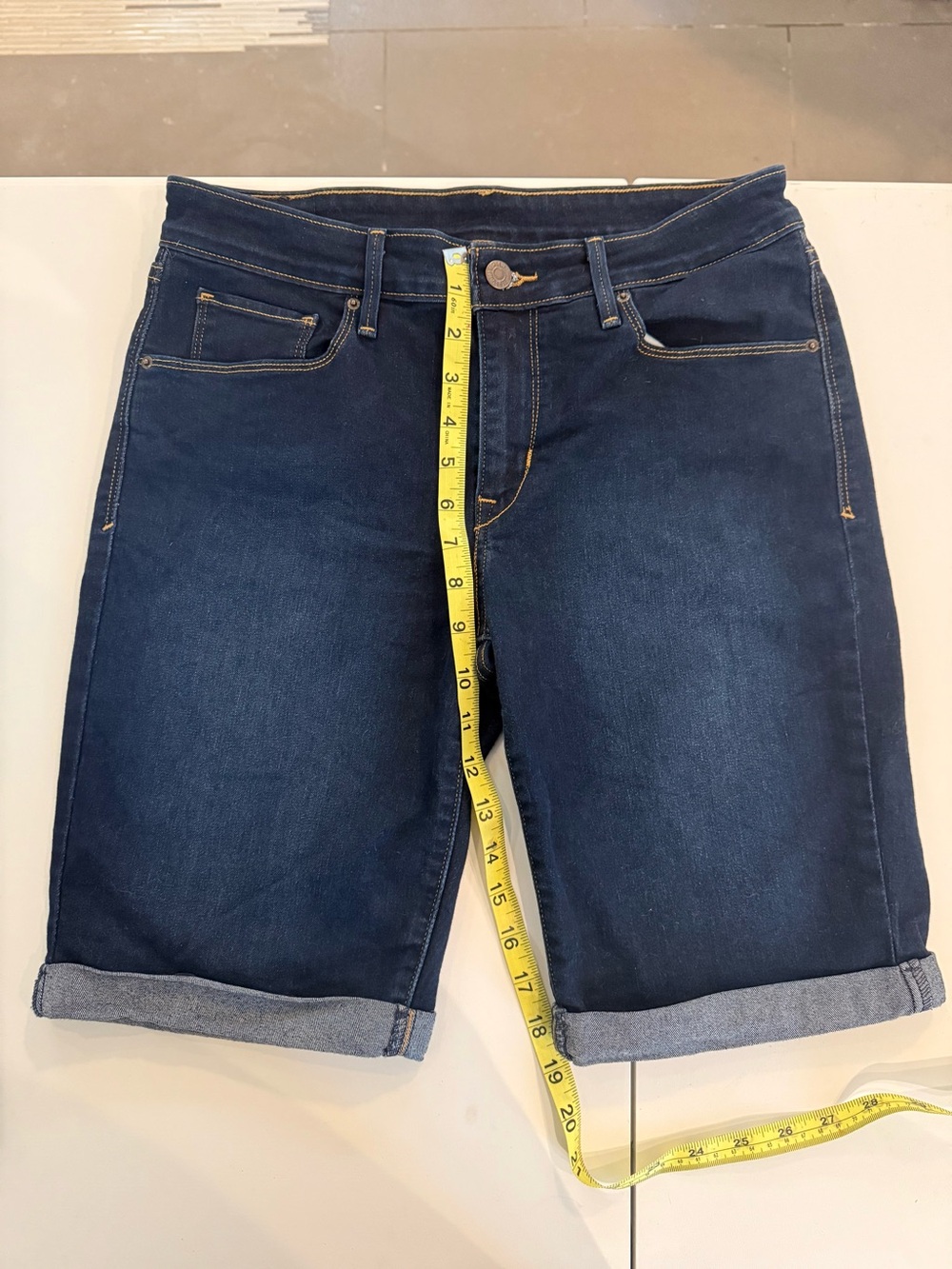 Levi’s Women’s Bermuda Denim Shorts Size 29 Dark Wash Stretch Cuffed NWOT